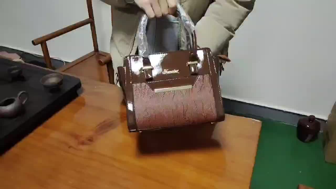 Women'S Large Capacity Handbag - Elegant Synthetic Purse with Zipper Closure, Spacious Tote for Work, Commute, Travel, Designer Bags for Women High Quality, Bags for Women Designer, Designer Handbags, Designer Bags for Women,