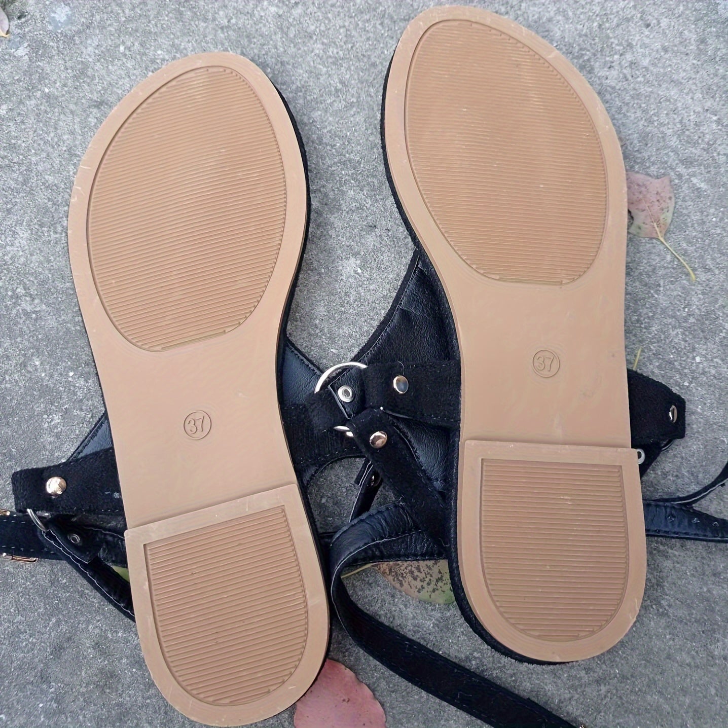 Summer New Type Feet Clip Toe Flat Shoes Women'S Shoes with One Line Buckle Strap Women'S Flat Heel Sandals Student Shoes Beach Shoes Sandals