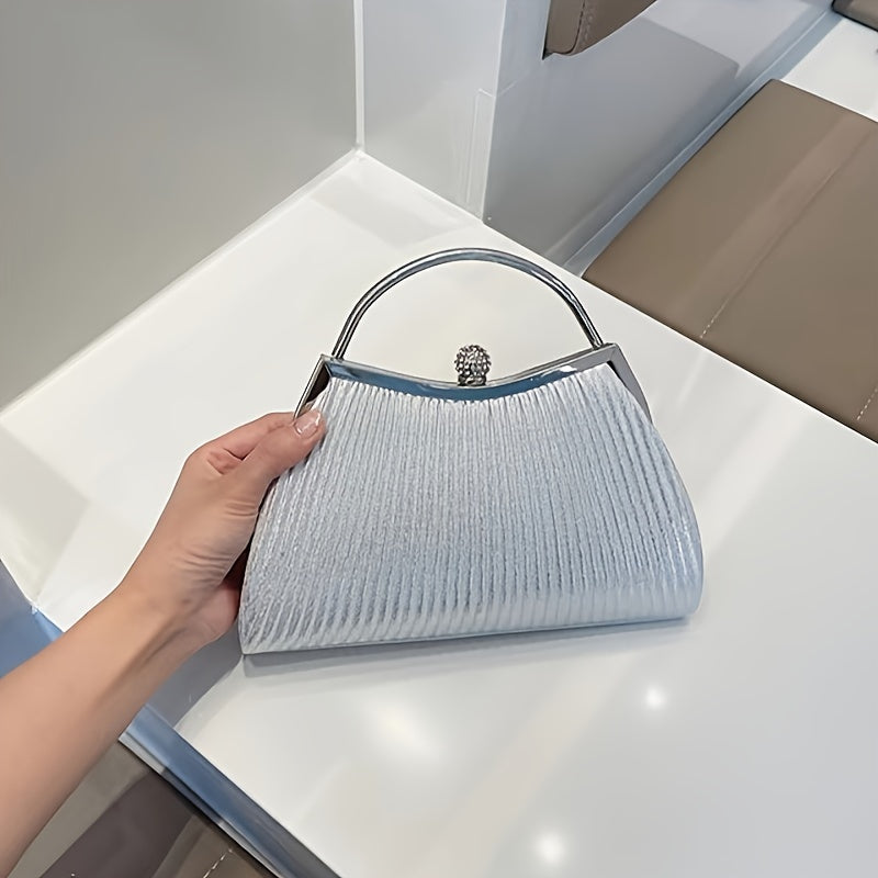 Elegant Evening Gown With A Touch Of Traditional Chinese Qipao, Accompanied By A Hand Clutch Embellished With A Unique Design Of Seashell Chain. This New Collection Of Banquet Handbags Is Perfect For Sophisticated Ladies.