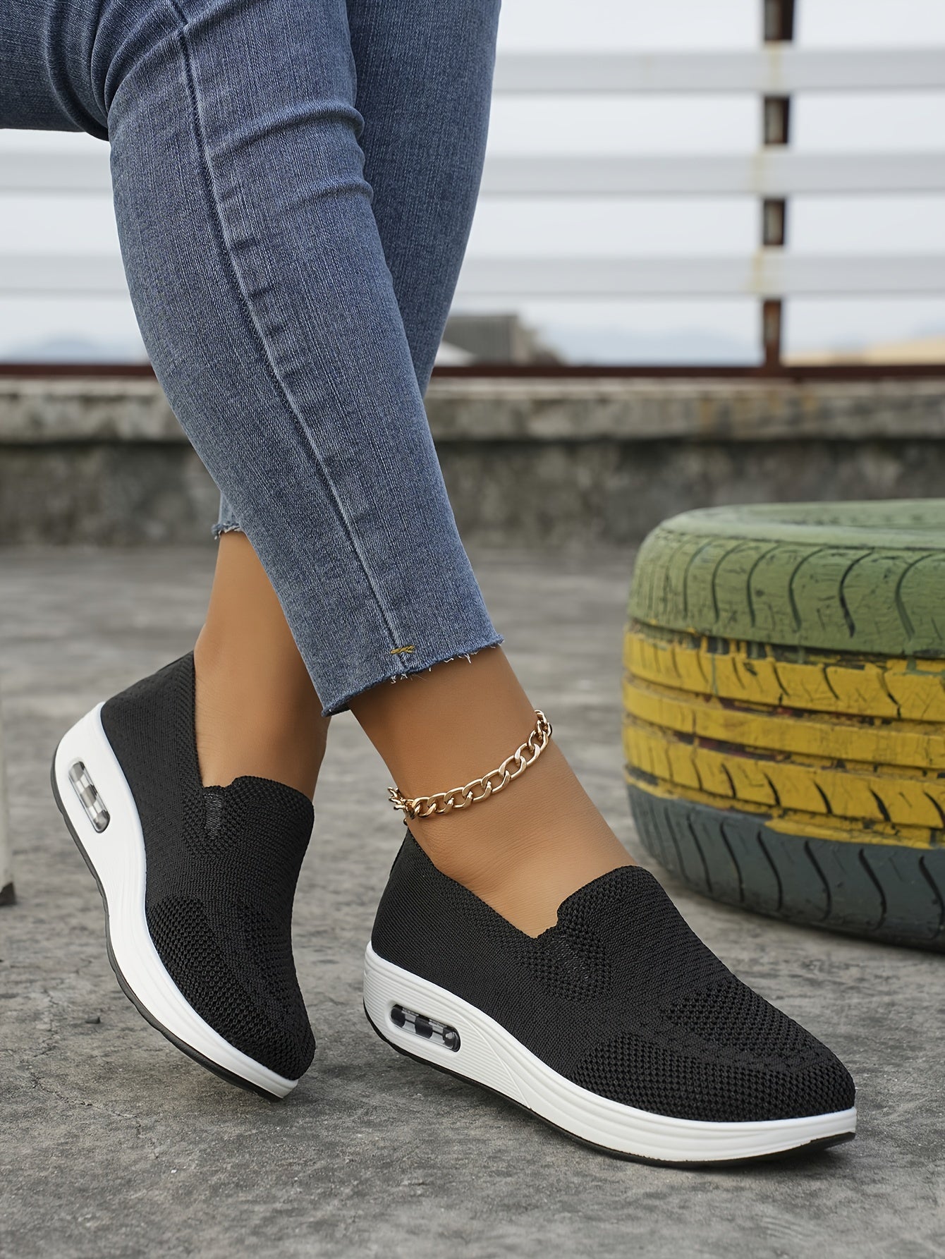 Women's Breathable Knitted Sports Shoes, Casual Women's Shoes, New Style Thick Sole Heightening Women's Small Fragrance Wind Single Shoes