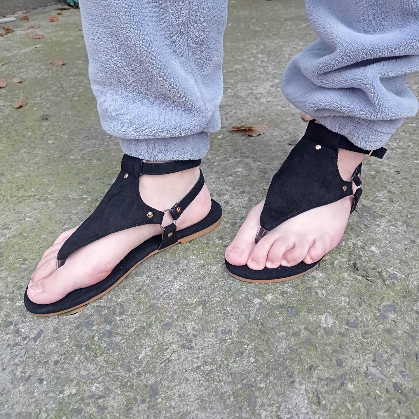 Summer New Type Feet Clip Toe Flat Shoes Women'S Shoes with One Line Buckle Strap Women'S Flat Heel Sandals Student Shoes Beach Shoes Sandals