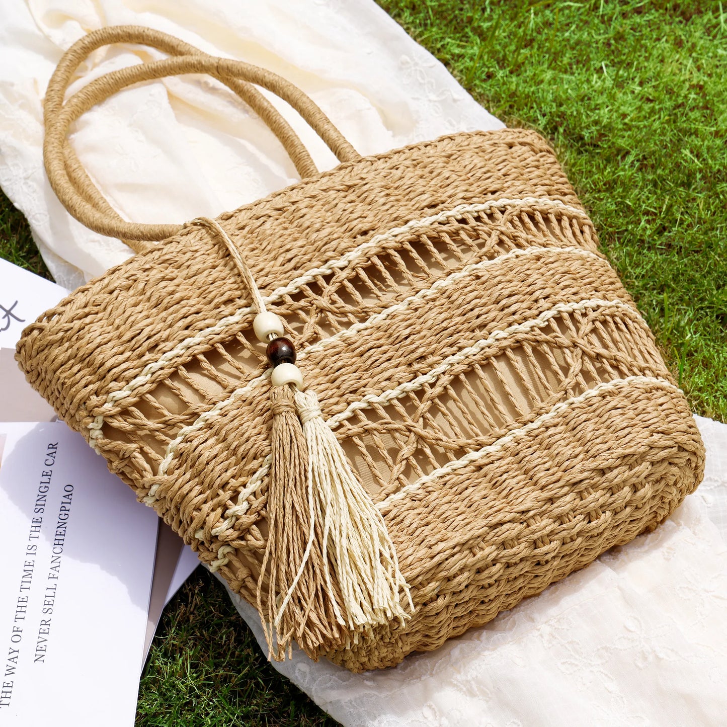 Fashion Woven Hollow Shoulder Bag Straw Summer Handbag Beach Travel Handbag Women's Bag Women's Crossbody Bag