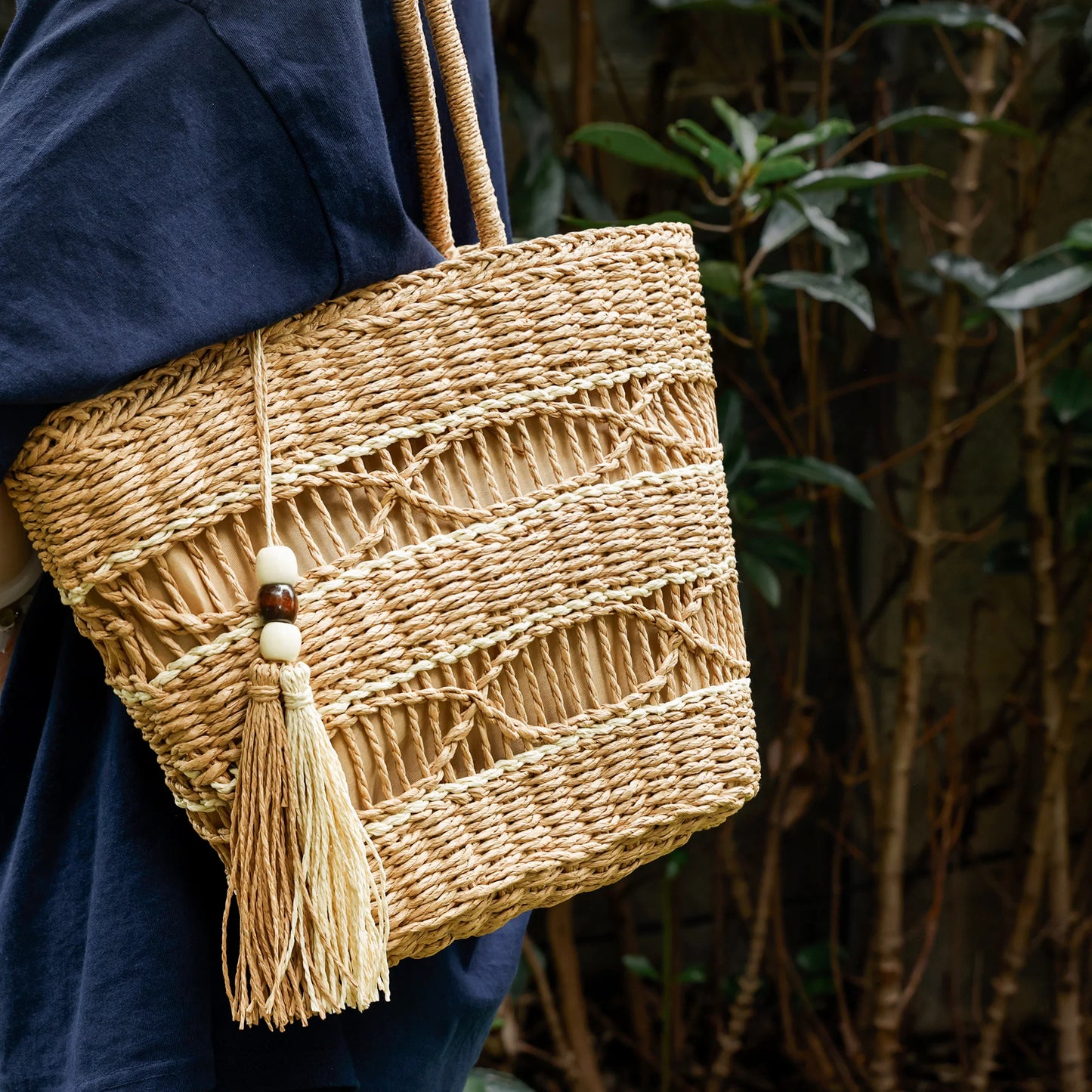 Fashion Woven Hollow Shoulder Bag Straw Summer Handbag Beach Travel Handbag Women's Bag Women's Crossbody Bag