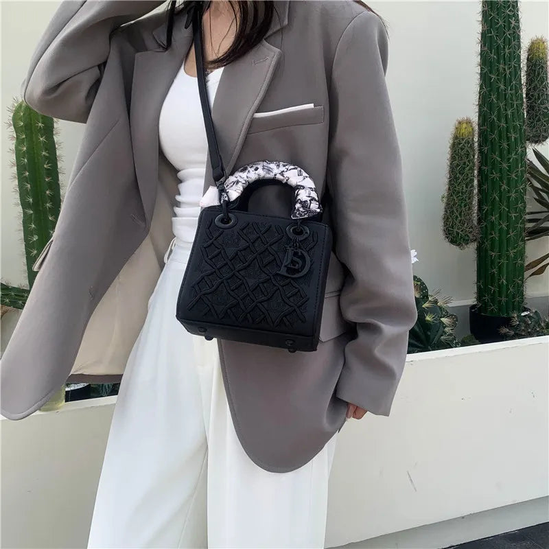 Fashionable and Luxurious Women's Single-shoulder Bag, Embroidered Checkered Silk Scarf Decorated Handbag, 8560