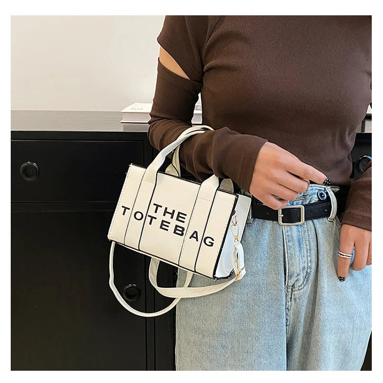 Women's Casual Fashion Leather Crossbody Handbag with Zipper Closure New Square Shoulder Bag