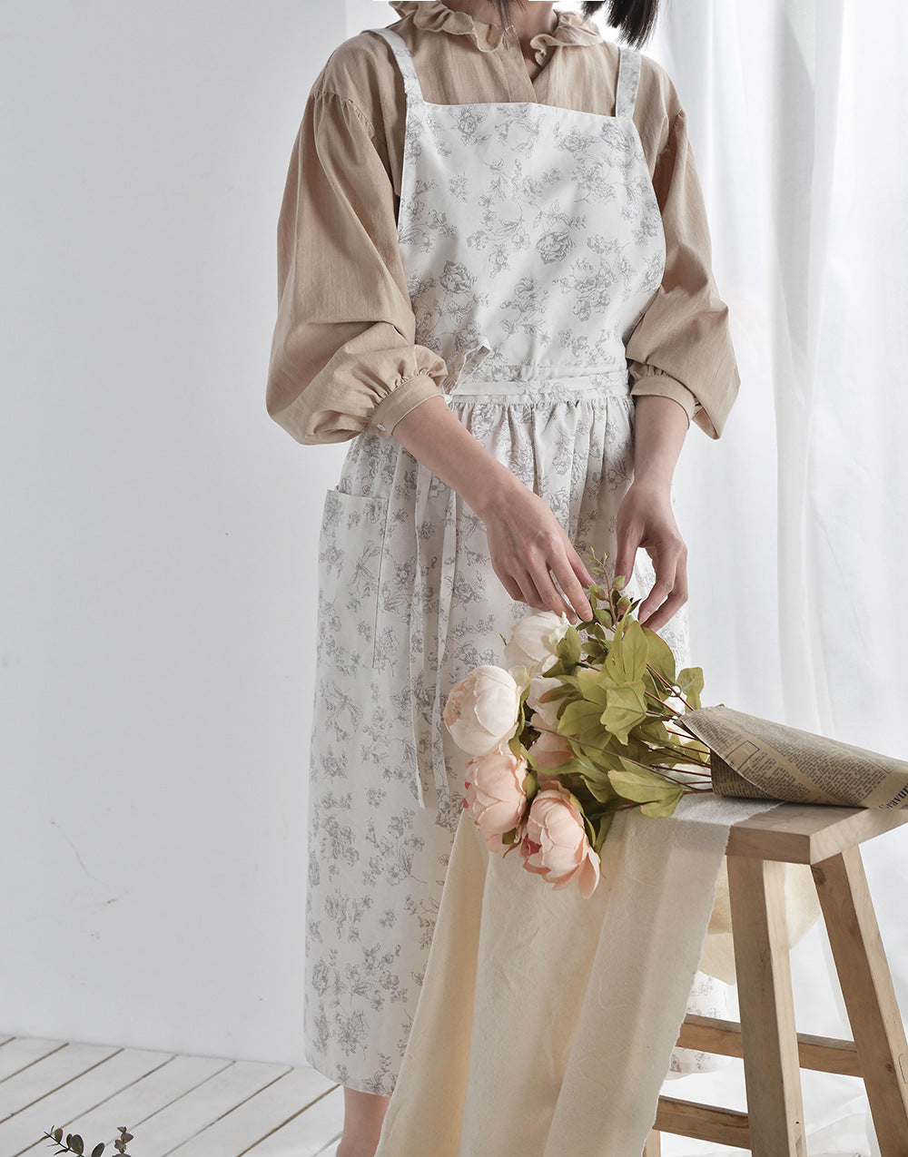 Kitchen Apron Gown Hairdresser Kitchen Accessories Restaurant Hero Apron Chef Apron Kitchen Florist Overalls Cook Apron