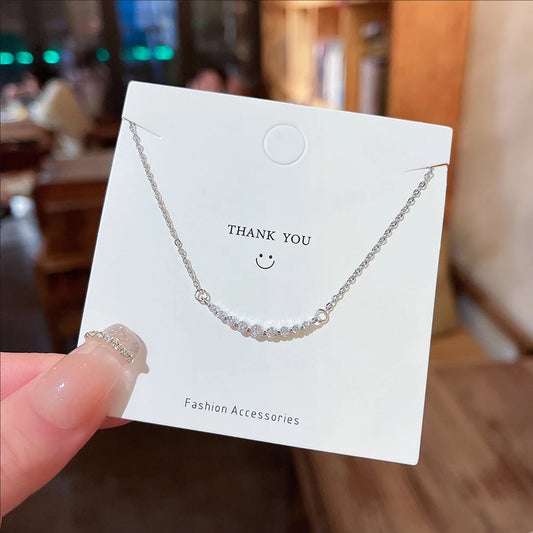 New Fashion Accessory Necklace High-grade Sense Light Luxury Niche Design Smile Clavicle Chain Jewelry