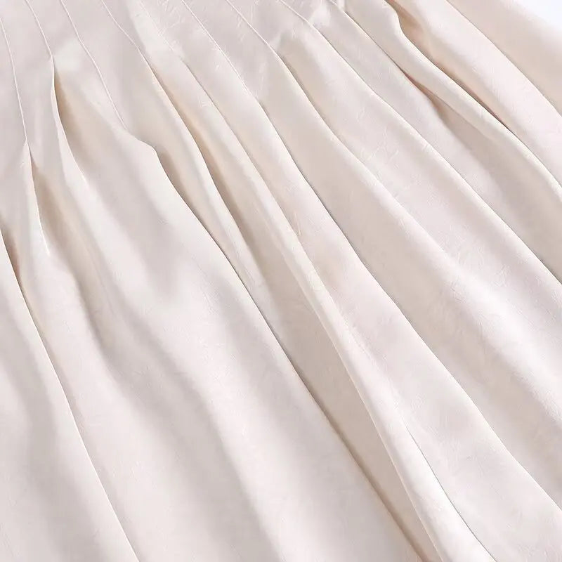 women's skirt is fashionable casual slimming solid color pleated temperament and a new spring style skirt