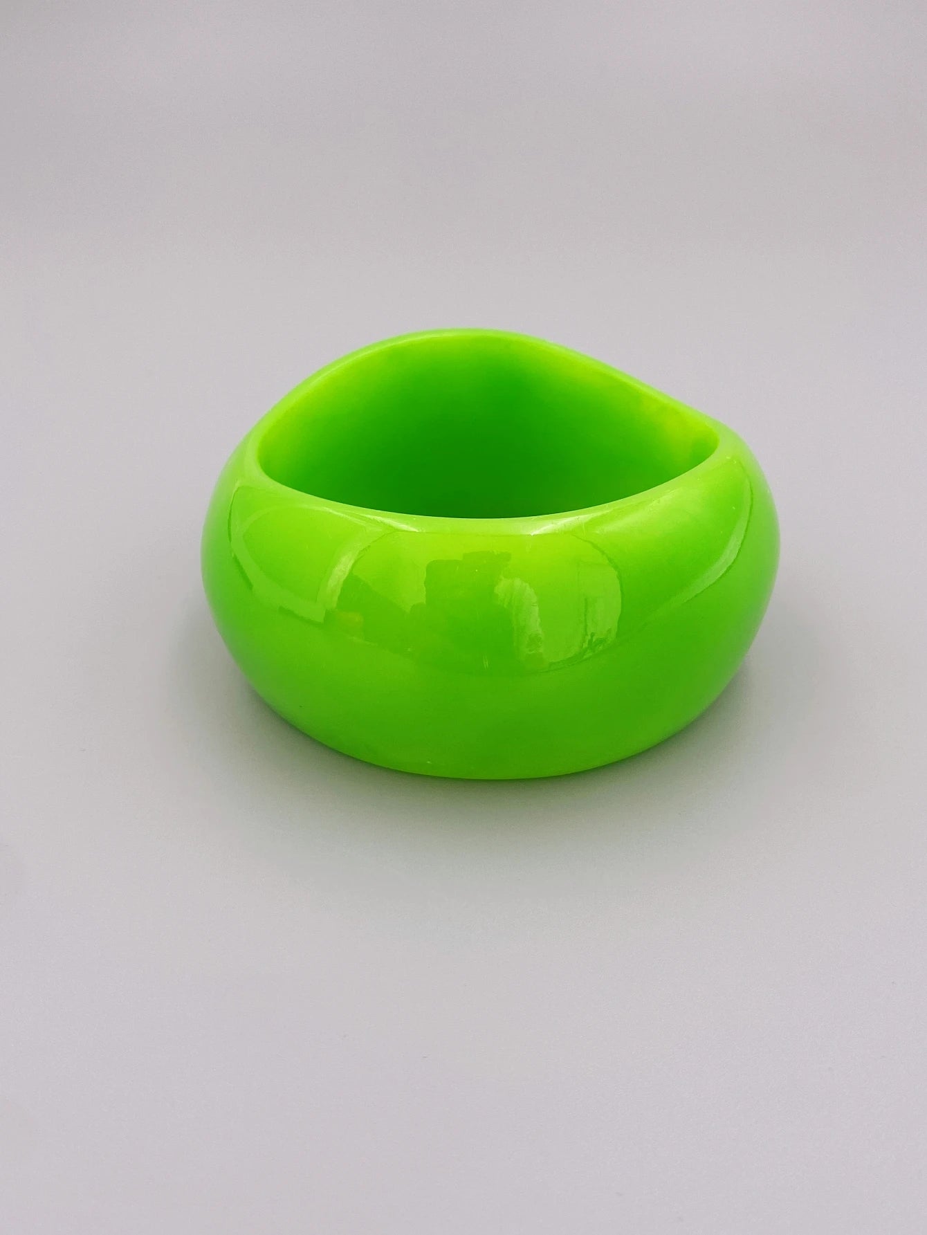 Colorful Acrylic Bangle Bracelet, Vibrant and Elegant Jewelry for Women