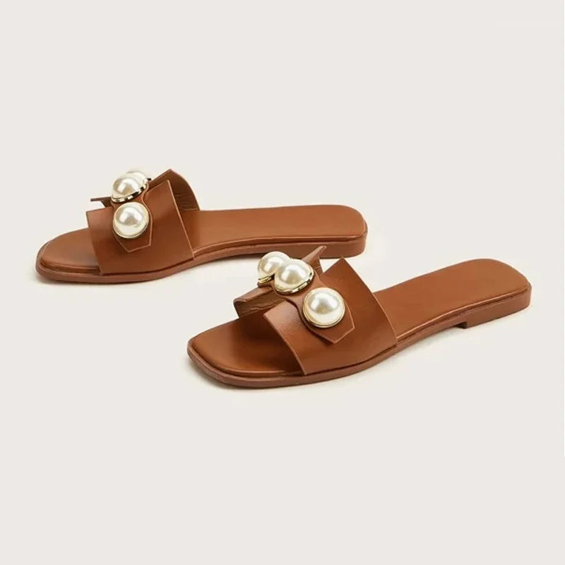 Slippers Women 2025 New Flat Slippers Party Shoes Fashion Pearl Sandals Slippers Roman Women Flip-Flops Casual Beach Shoes Trend