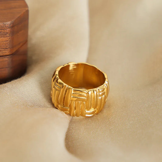 Modern Stainless Steel Round Ring for women PunkIrregular Ring 18K Gold Plated Jewelry Female Luxury Accessory Wholesale