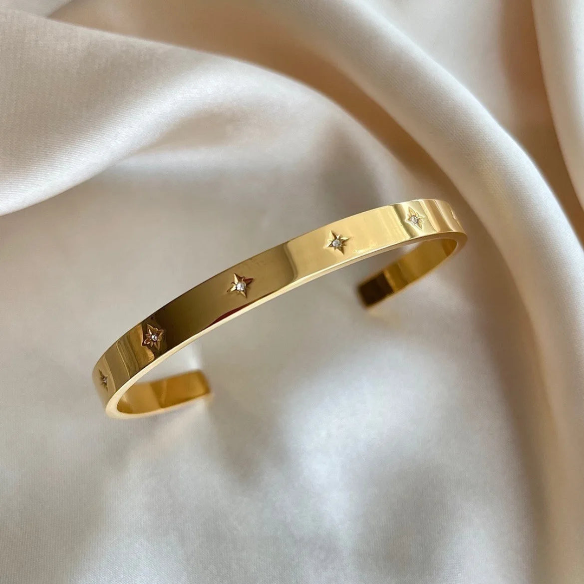 Fashion Bangles for Women Men Trendy Stainless Steel Metal Bracelets Punk Gold Color Bohemian Jewelry Accessories Gift Wholesale