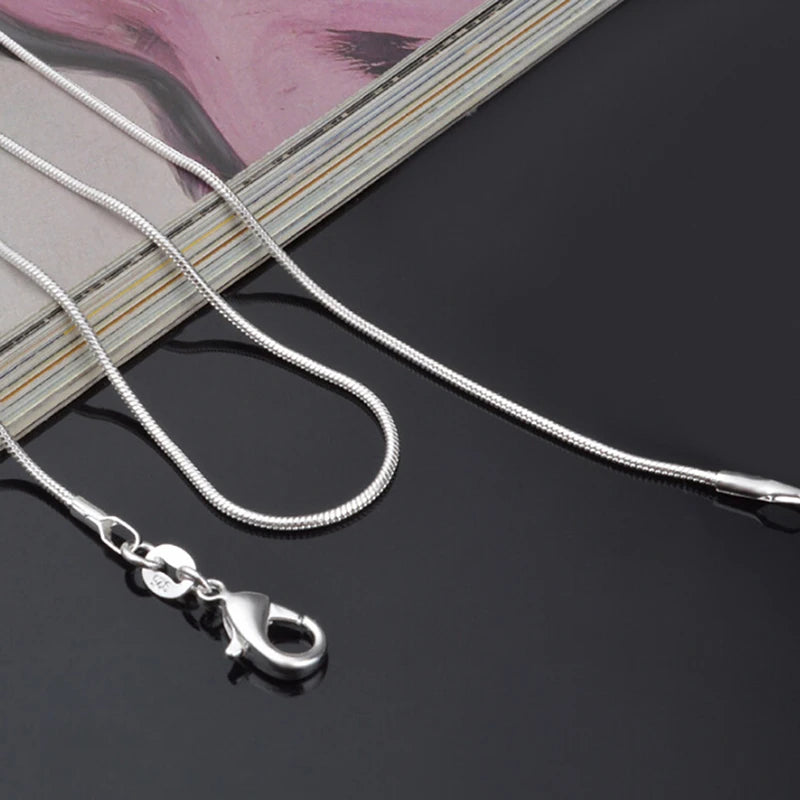 Snake Necklace Chain High-quality Women's And Men's Collarbone Necklace Fashion Wedding Engagement Jewelry Garment Accessories