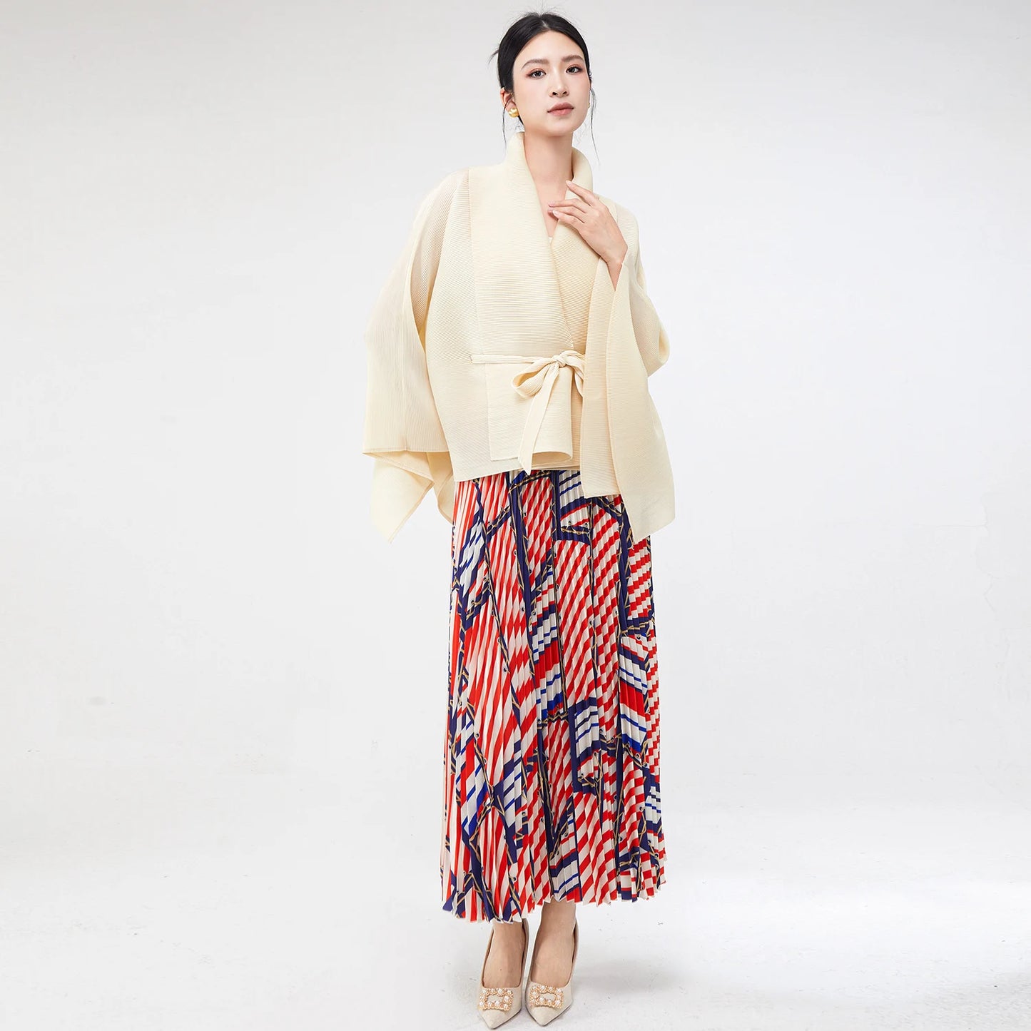 2025 Two piece women's elegant casual top and skirt Two piece women's pleated dress
