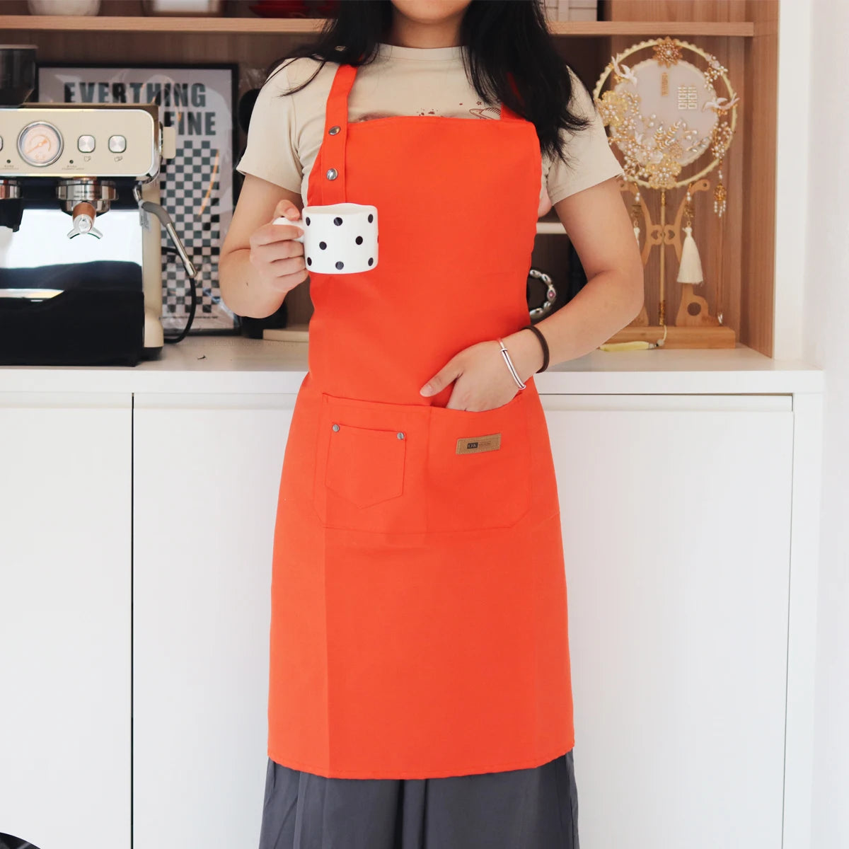 Fashion Kitchen Aprons Adjustable Bib Apron with Pockets Cooking Aprons Restaurant Chef Work Waterproof Anti-oil Stain Apron