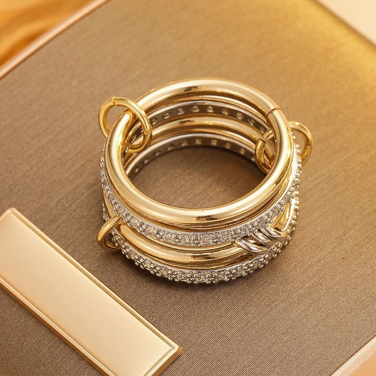 A Four-Ring Two-Color Copper Ring, Simple And Non-Fading, Fashionable Ins Series