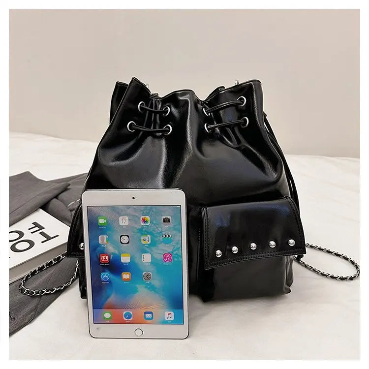 Women's Hand Bag With Elegant Classic Style And Premium Leather Featuring Trendy Design For Commute