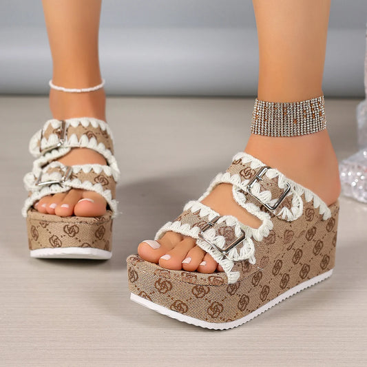 Women Slippers 2025 New Hot Summer Fashion Women Shoes Banquet Party Beach Sandals Sexy Platform Woman Slippers Slides Women
