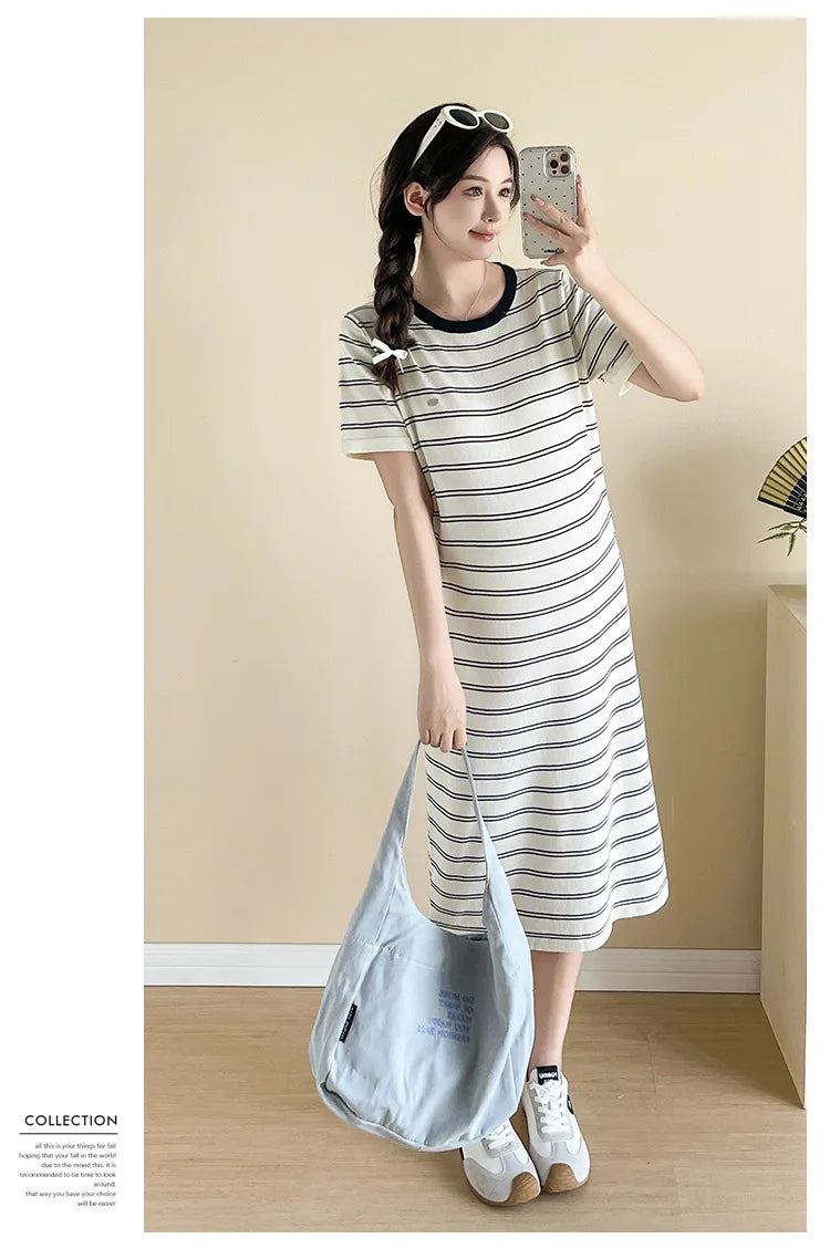 Maternity Dress: Back-Cutout Knit &Lace Maxi - Sophisticated Pregnancy Gown with Designer Details for Fashionable Expecting Moms