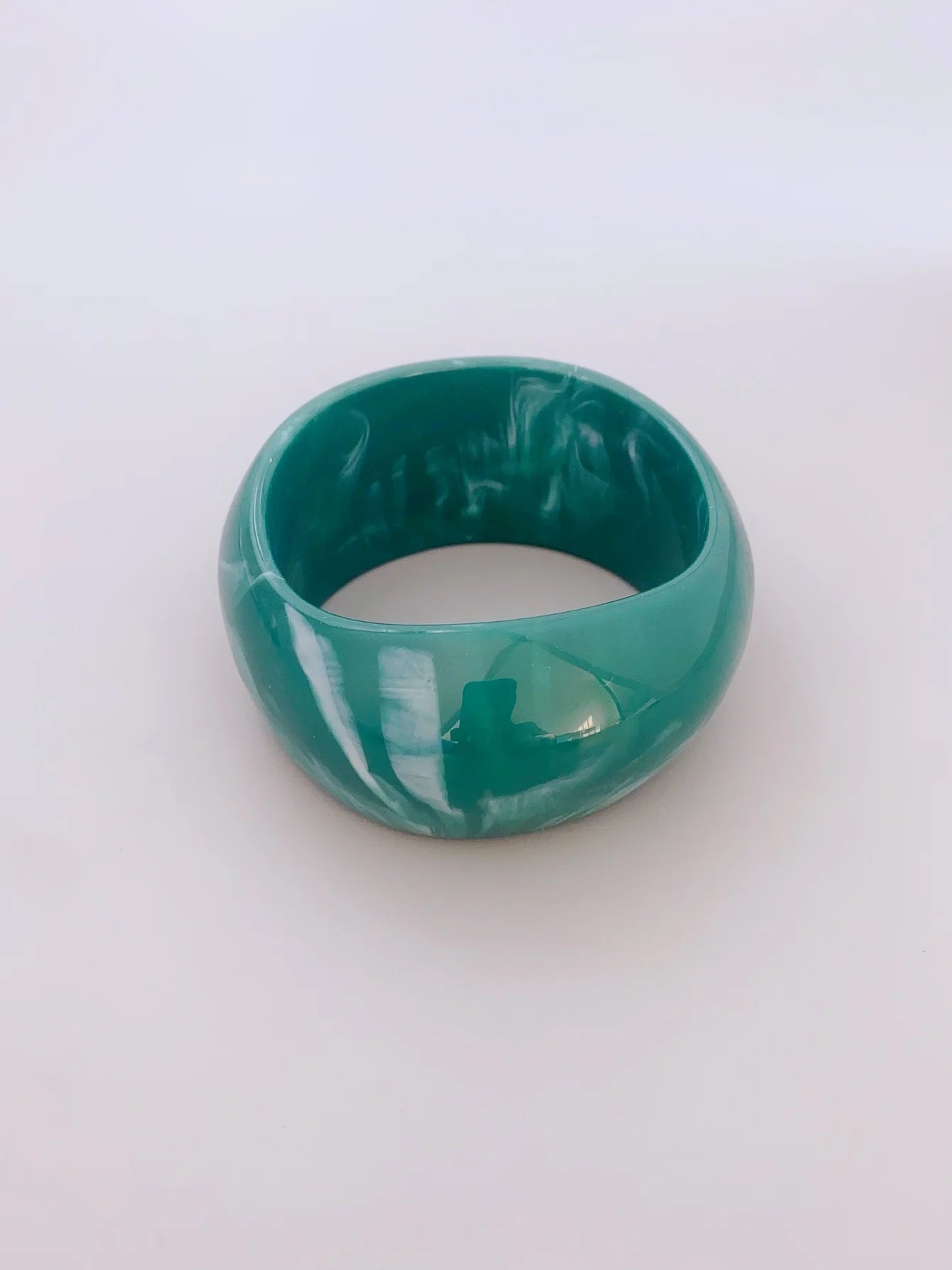 Colorful Acrylic Bangle Bracelet, Vibrant and Elegant Jewelry for Women