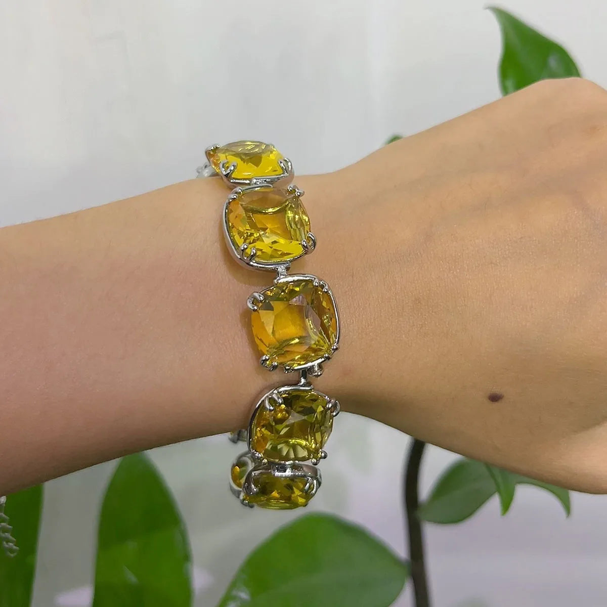 Bracelet High Quality New Sales Trend Jewelry Original Luxury Brand Shiny Cut Christmas Birthday Party Engagement Gift for Women