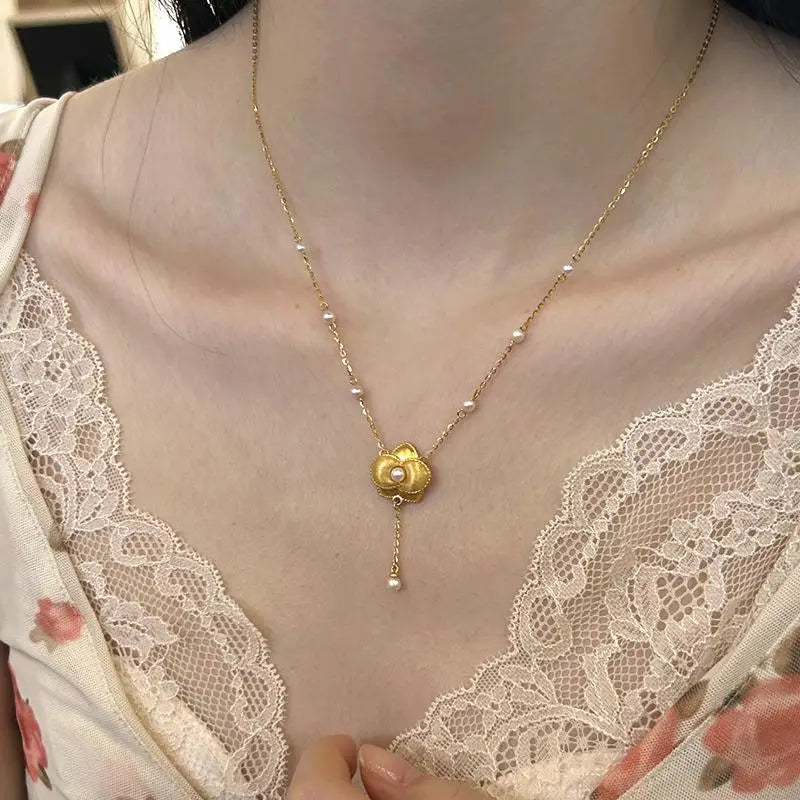 Rich and exquisite velvet gardenia pearl necklace antique gold craftsm brushed pearl collar chain tassel wedding jewelry