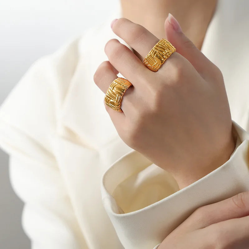 Modern Stainless Steel Round Ring for women PunkIrregular Ring 18K Gold Plated Jewelry Female Luxury Accessory Wholesale