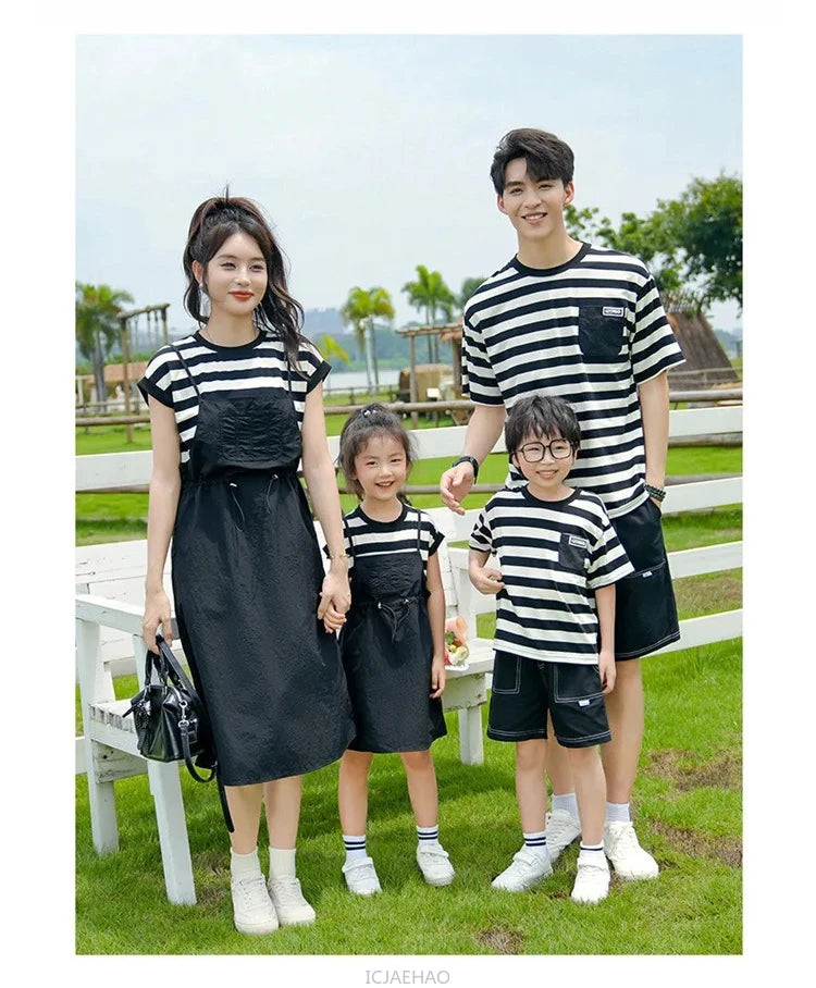 Dress 2025 Woman Family Couple Matching Clothes Parent-child Mom Daughter Dress Dad Son T Shirt Sibling Brother Sister Outfits