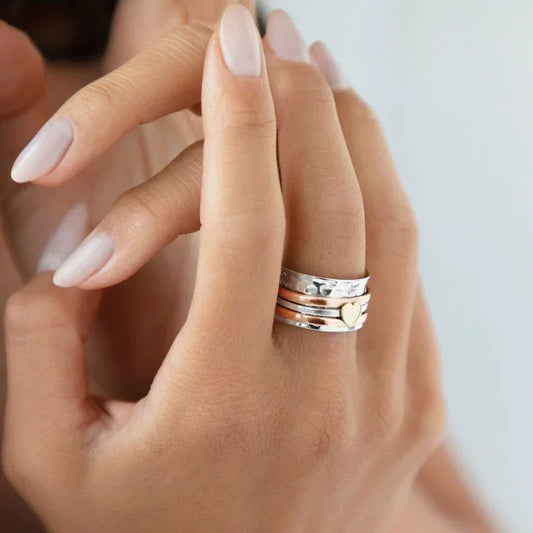 КольцаженскиеRomantic Heart Rotating Relief Ring Vintage Plain Hammered Design Spinners Rings Love Ring Birthday Gifts for Women