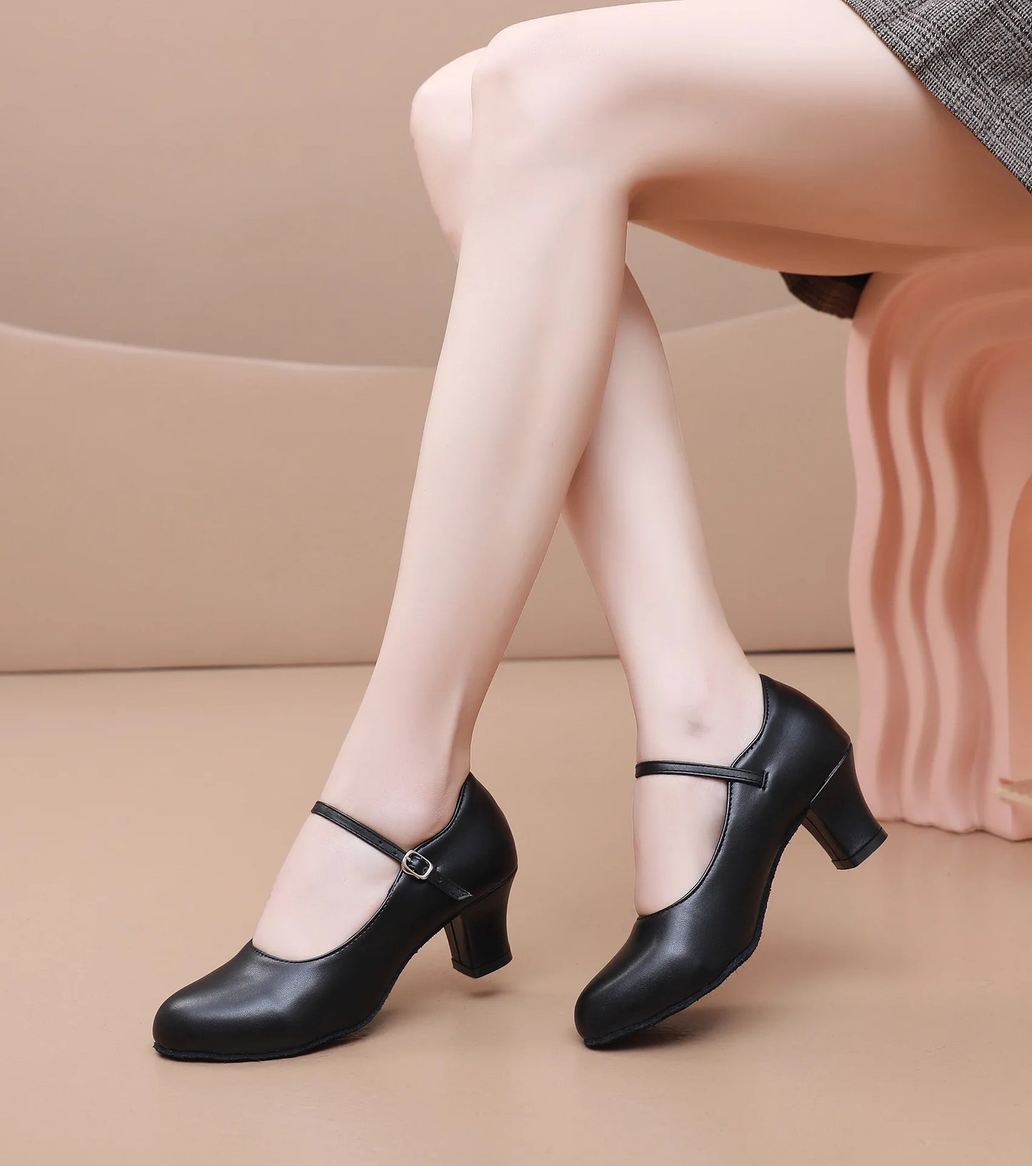 2025 Ladies Latin dance shoes black modern jazz dance shoes ballroom teacher shoes pu dance sneakers high heels 5.5cm