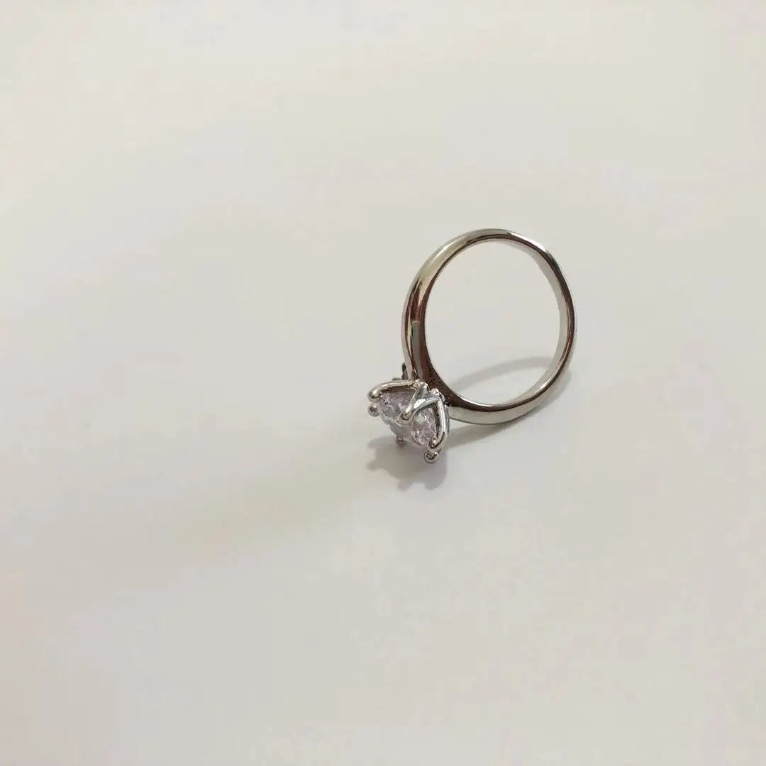 Luxury Yet Stylish Jewelry with A Design Sense Ring and Earrings A Dual-purpose Jewelry That Can Be Used As Earrings or Rings