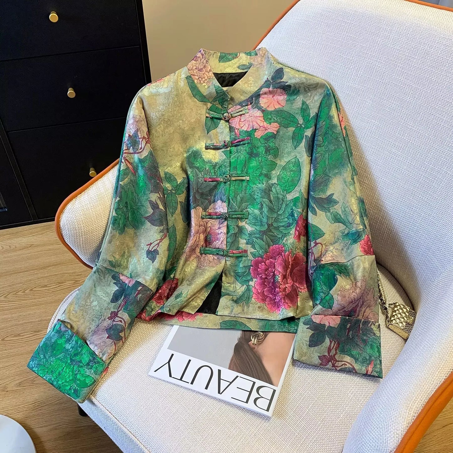Women's Jacket Outerwears  New Chinese Light National Wind Jacquard Jacket Women's Spring Tang Suit Buckle High-end Retro Coat