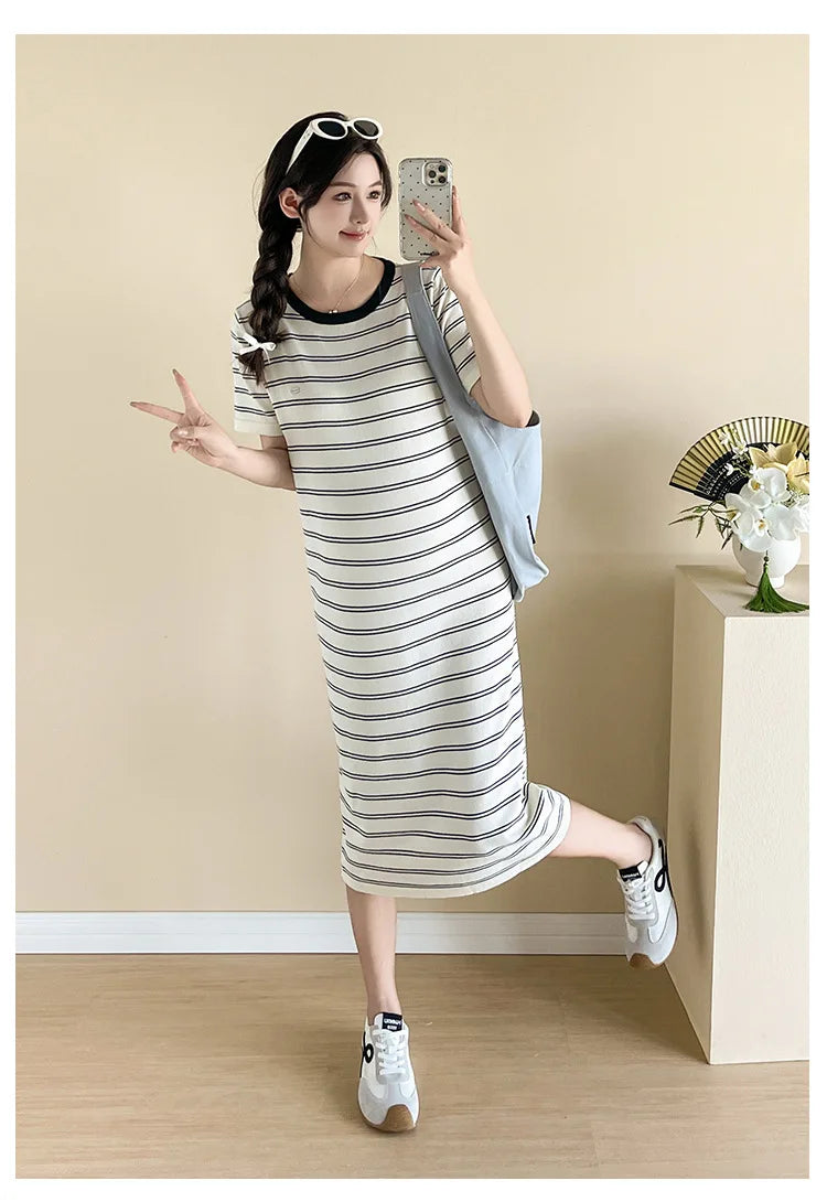 Maternity Dress: Back-Cutout Knit &Lace Maxi - Sophisticated Pregnancy Gown with Designer Details for Fashionable Expecting Moms