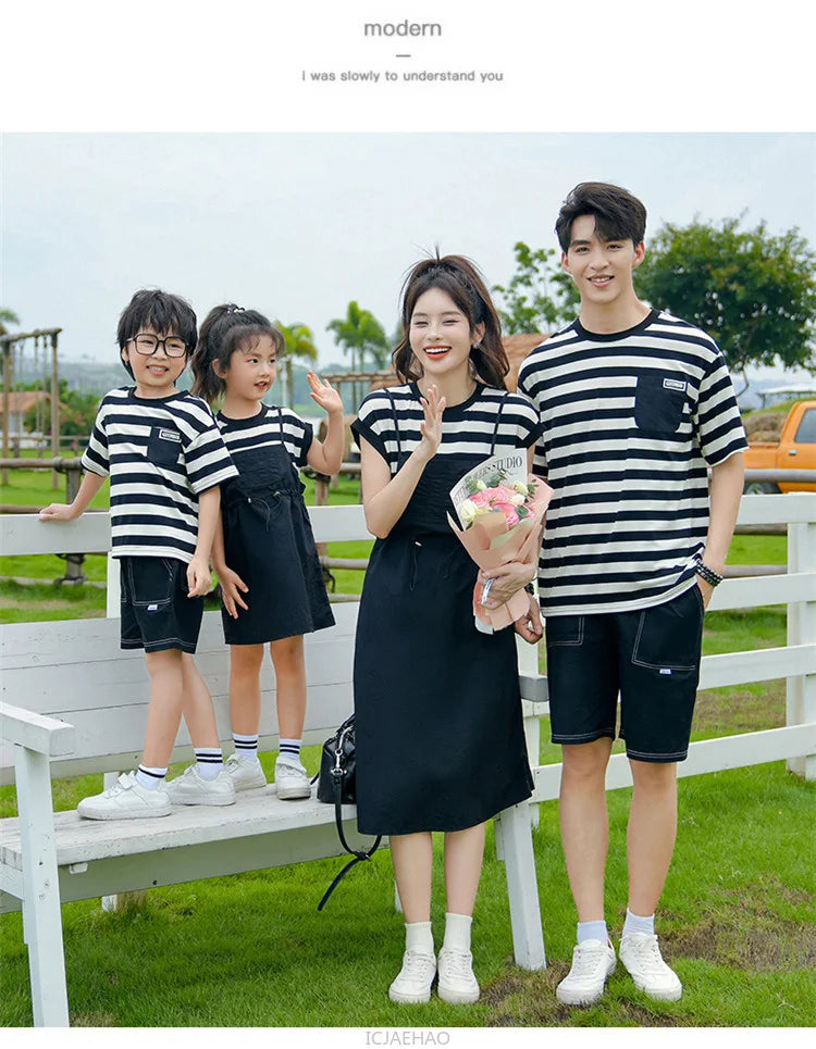 Dress 2025 Woman Family Couple Matching Clothes Parent-child Mom Daughter Dress Dad Son T Shirt Sibling Brother Sister Outfits
