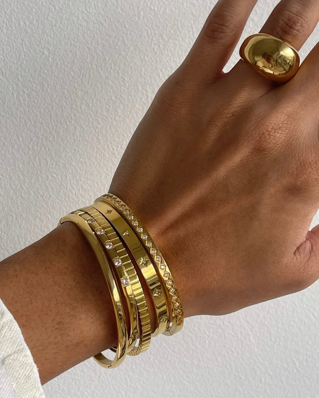 Fashion Bangles for Women Men Trendy Stainless Steel Metal Bracelets Punk Gold Color Bohemian Jewelry Accessories Gift Wholesale