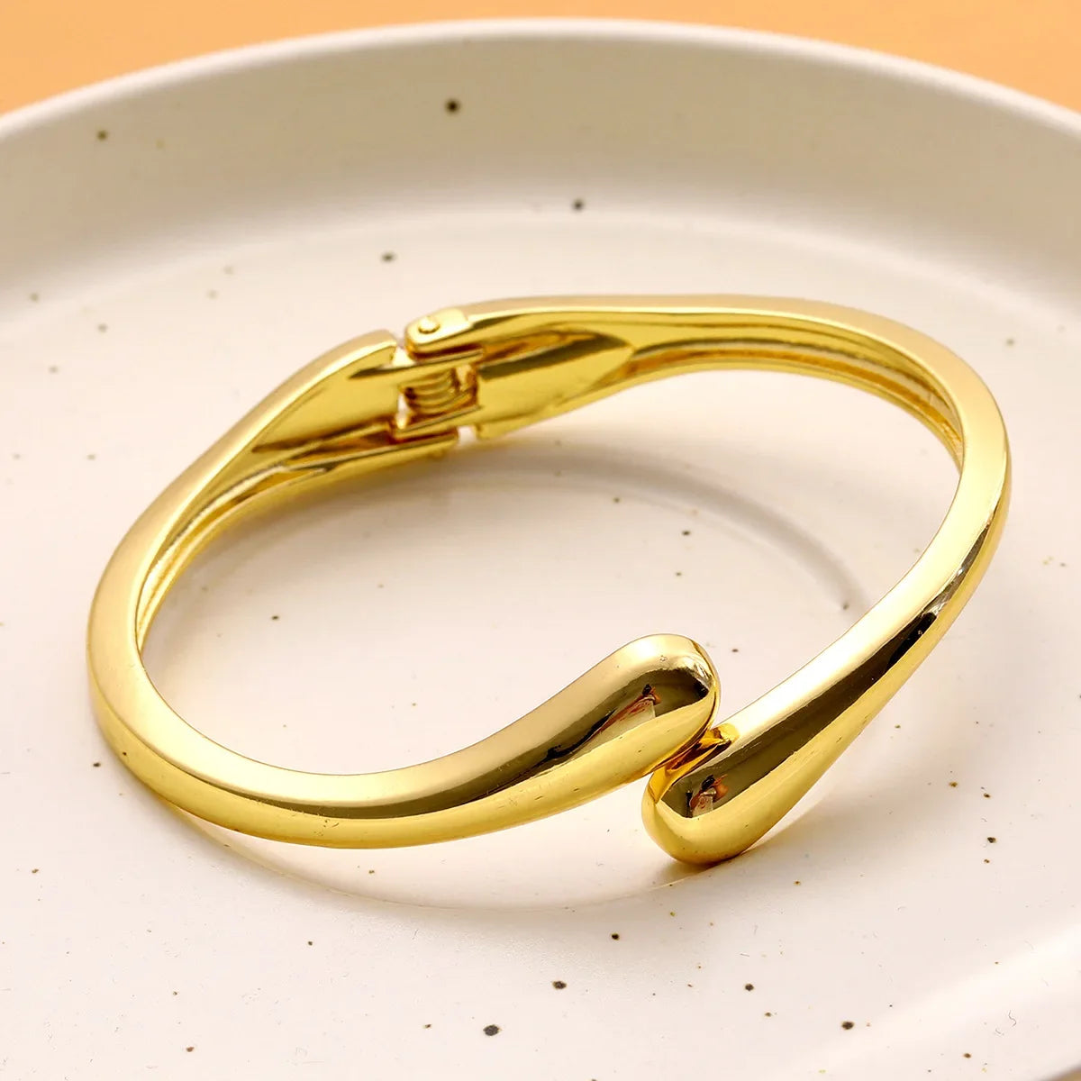 Simple Teardrop Shaped Bangle For Women Creative Gold Silver Color Adjustable Cuff Open Bracelet Girls Fashion Jewelry