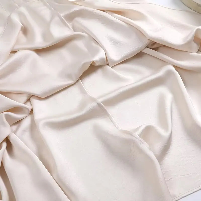 women's skirt is fashionable casual slimming solid color pleated temperament and a new spring style skirt