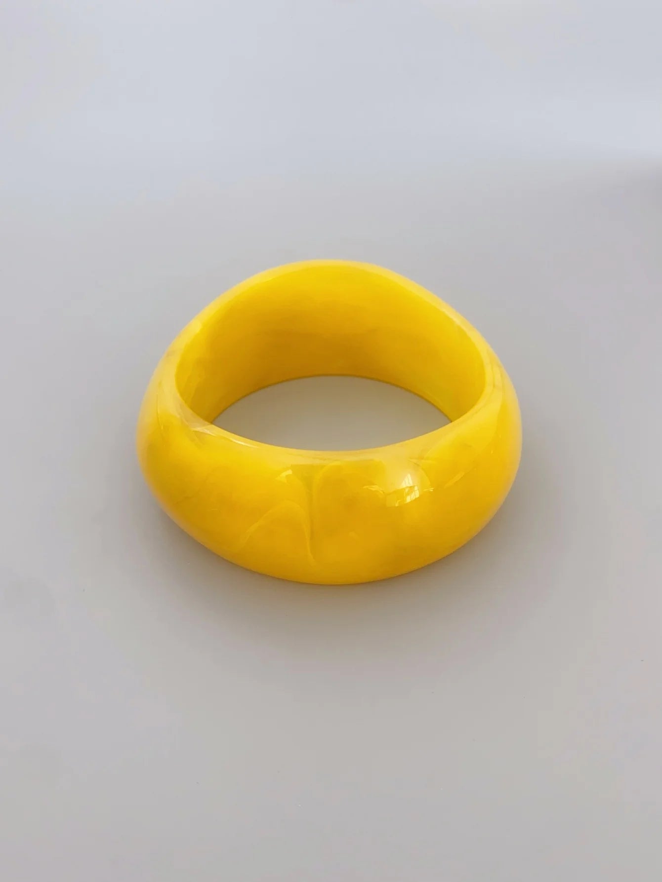 Colorful Acrylic Bangle Bracelet, Vibrant and Elegant Jewelry for Women