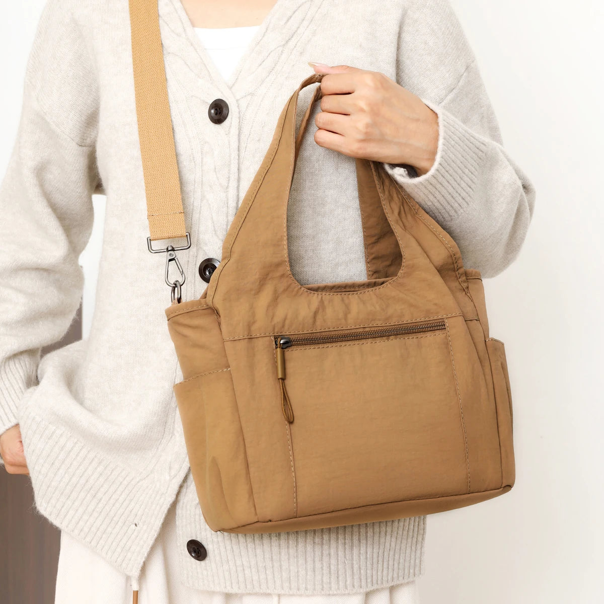 High-end logo canvas handbags, large-capacity handbags, commuter shoulder bags, college students' class schoolbags,exclusive di
