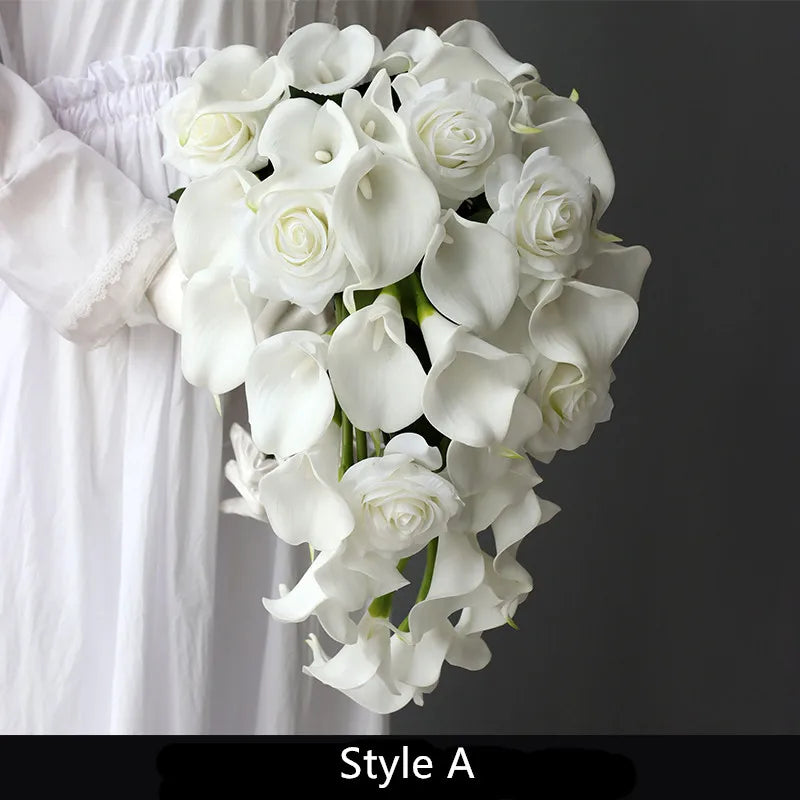 white  calla bridallilies holding flowers wedding bride holding flower calla lilies roses water drops holding bouquet