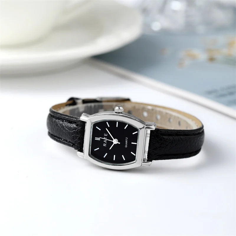 The new ladies' wristwatch features a simple and elegant style with a retro leather strap. It is a light luxury choice for gifts