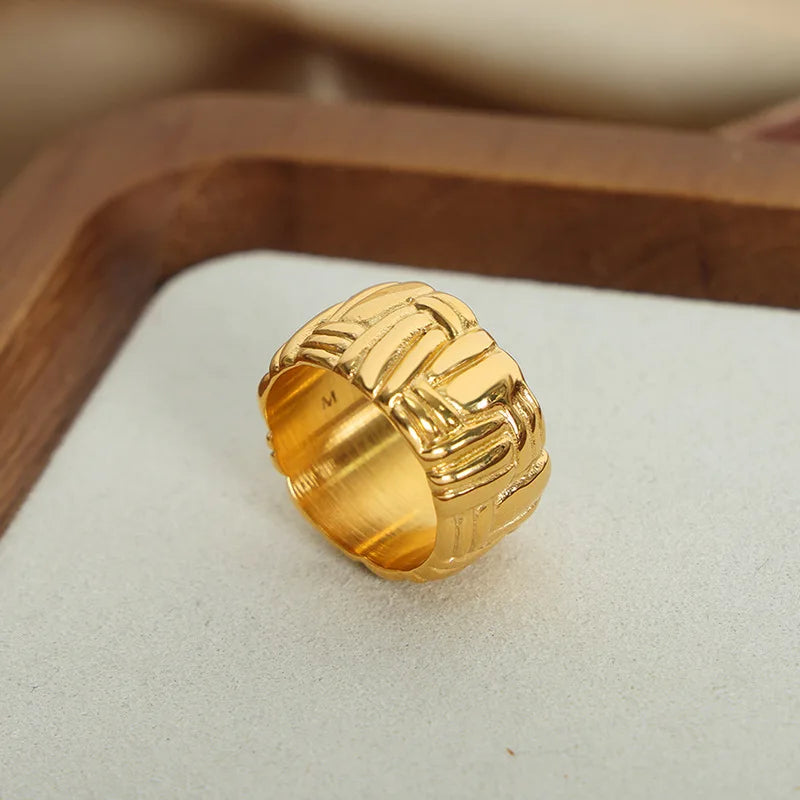Modern Stainless Steel Round Ring for women PunkIrregular Ring 18K Gold Plated Jewelry Female Luxury Accessory Wholesale