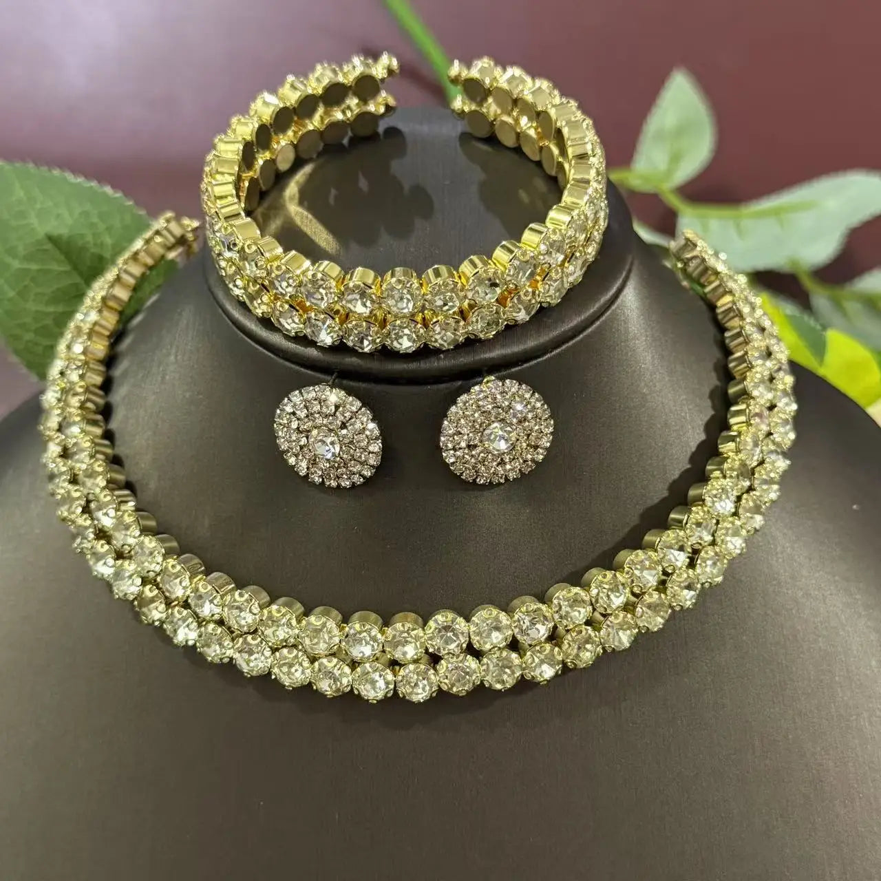 1 necklace, 1 pair of earrings, 1 bracelet, fashionable crystal, 3-piece set, rhinestone claw chain, diamond inlaid collar jewel