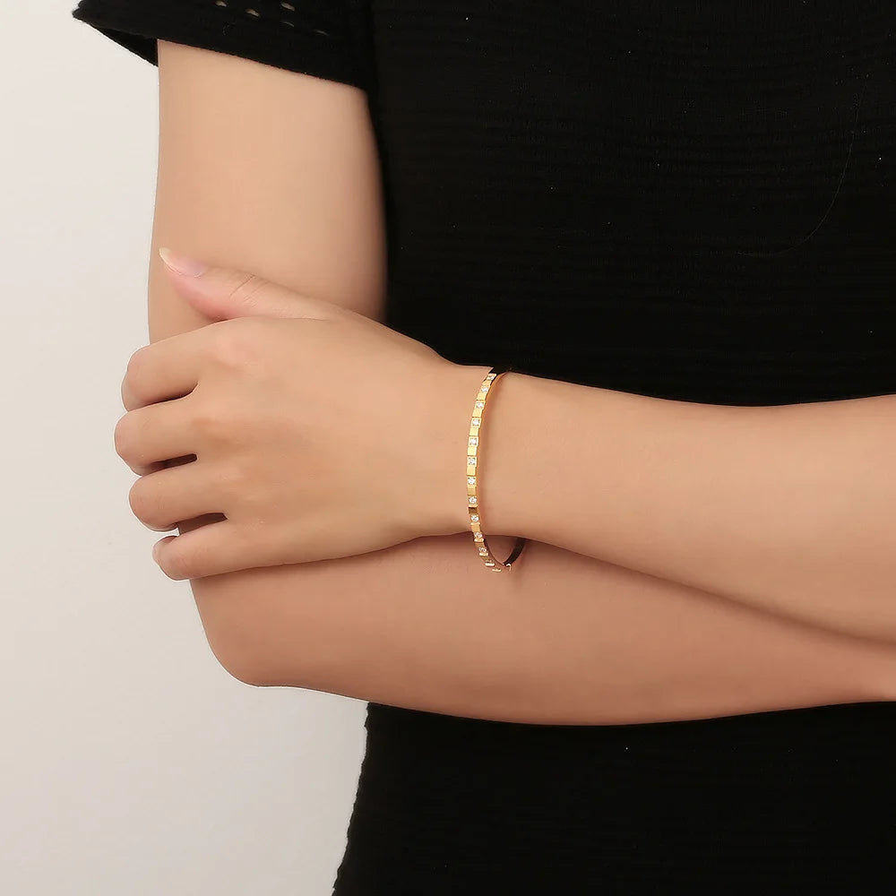 Fashion Bangles for Women Men Trendy Stainless Steel Metal Bracelets Punk Gold Color Bohemian Jewelry Accessories Gift Wholesale