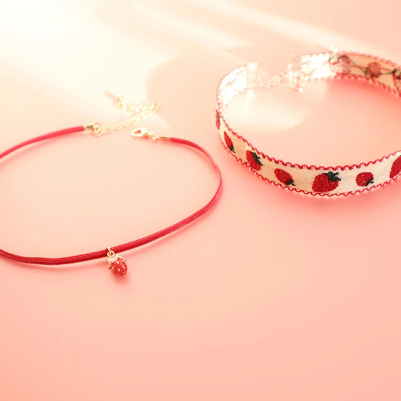 Fashion Lace Necklace For Women Adjustable Elegant Snowfake Strawberry Pendant Velvet Choker Necklace Collar Party Jewelry Gift