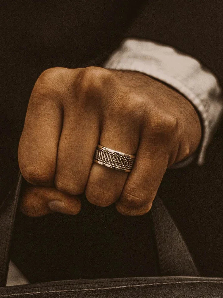 New Silver Color Fashionable and Simple Retro Men's Ring Unique Design Trendy and Versatile High End Sense Jewelry