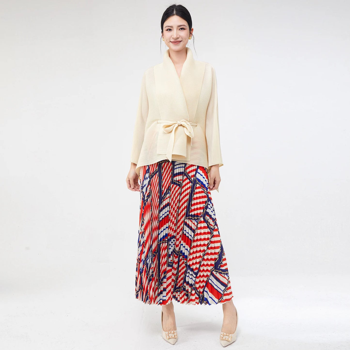2025 Two piece women's elegant casual top and skirt Two piece women's pleated dress
