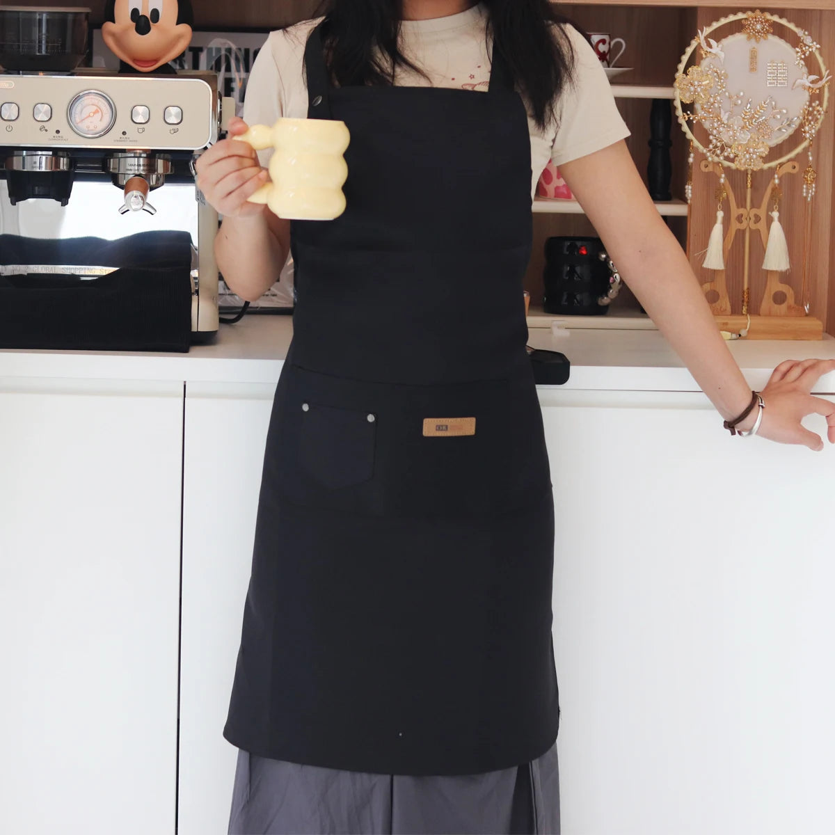 Fashion Kitchen Aprons Adjustable Bib Apron with Pockets Cooking Aprons Restaurant Chef Work Waterproof Anti-oil Stain Apron