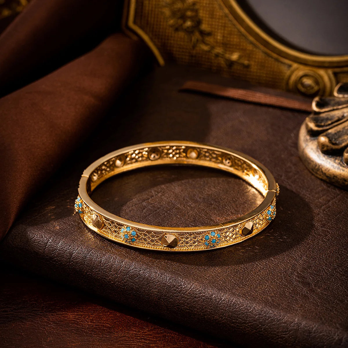 New Elegant Classic Cuff Bangles Bracelets For Women Gold Color Simple Femal Opening Bangles Wedding Jewelry Accessories