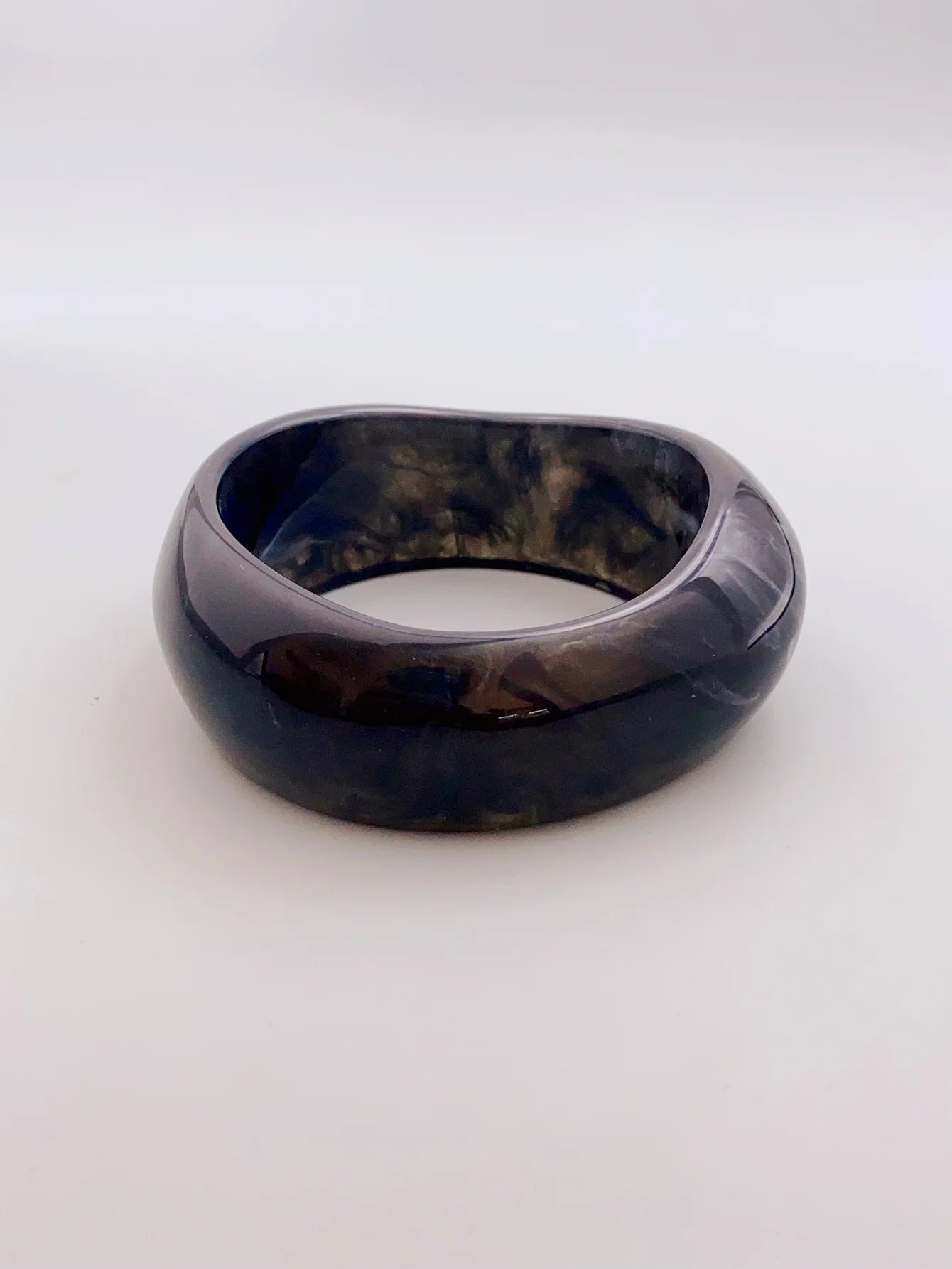 Colorful Acrylic Bangle Bracelet, Vibrant and Elegant Jewelry for Women